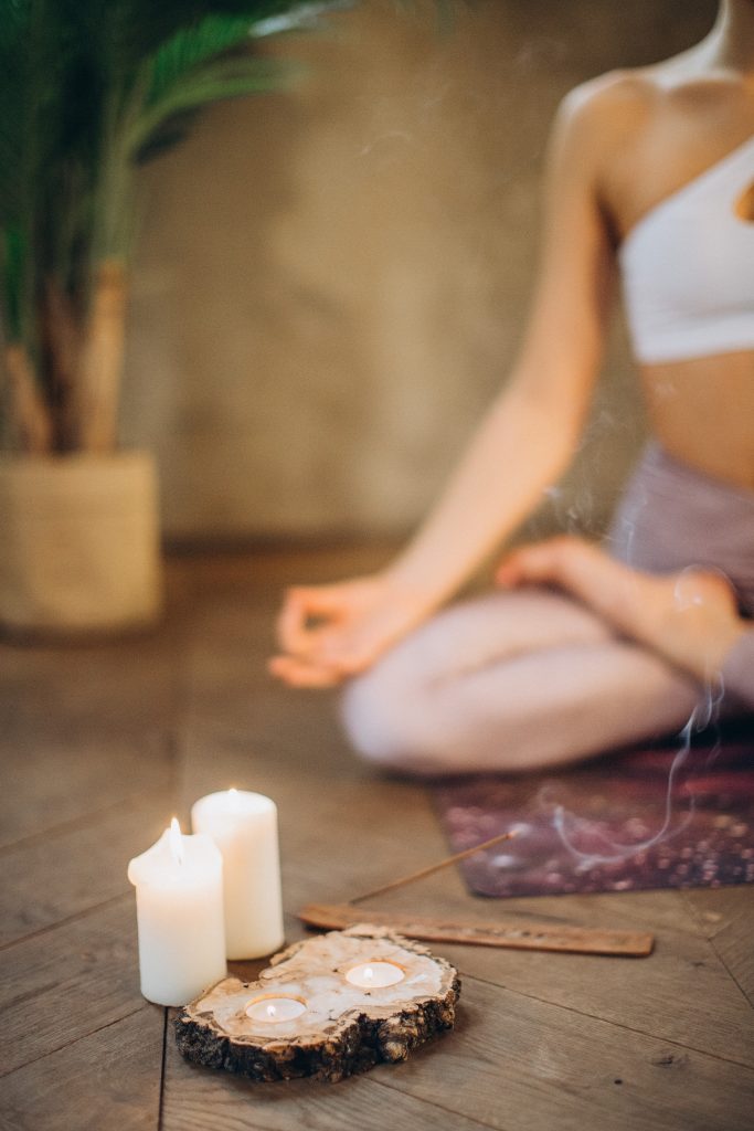 candles-and-incense-for-meditation-3822622